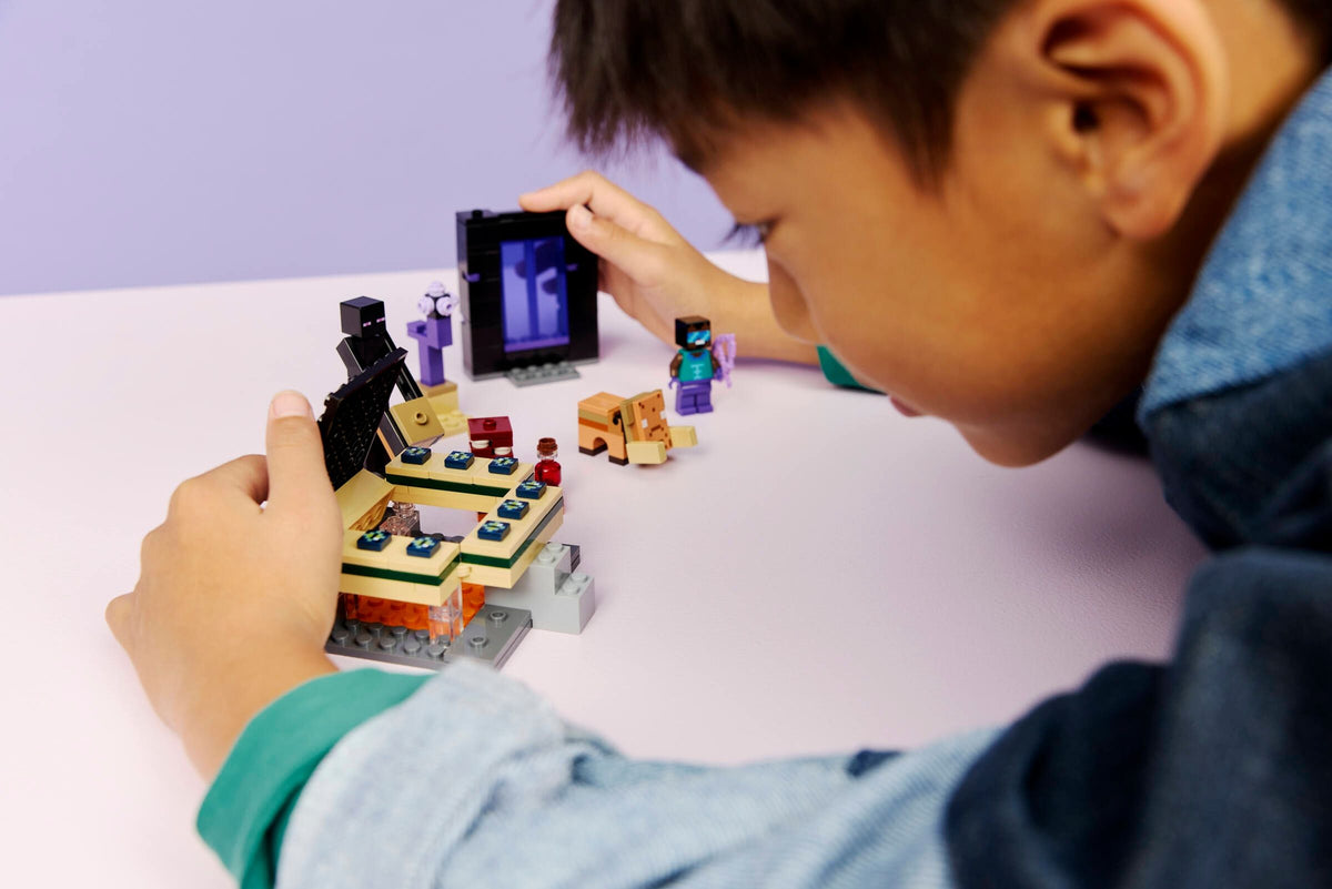 LEGO® Minecraft 21584 Voyage à travers les Portails du Nether et de l'Ender
