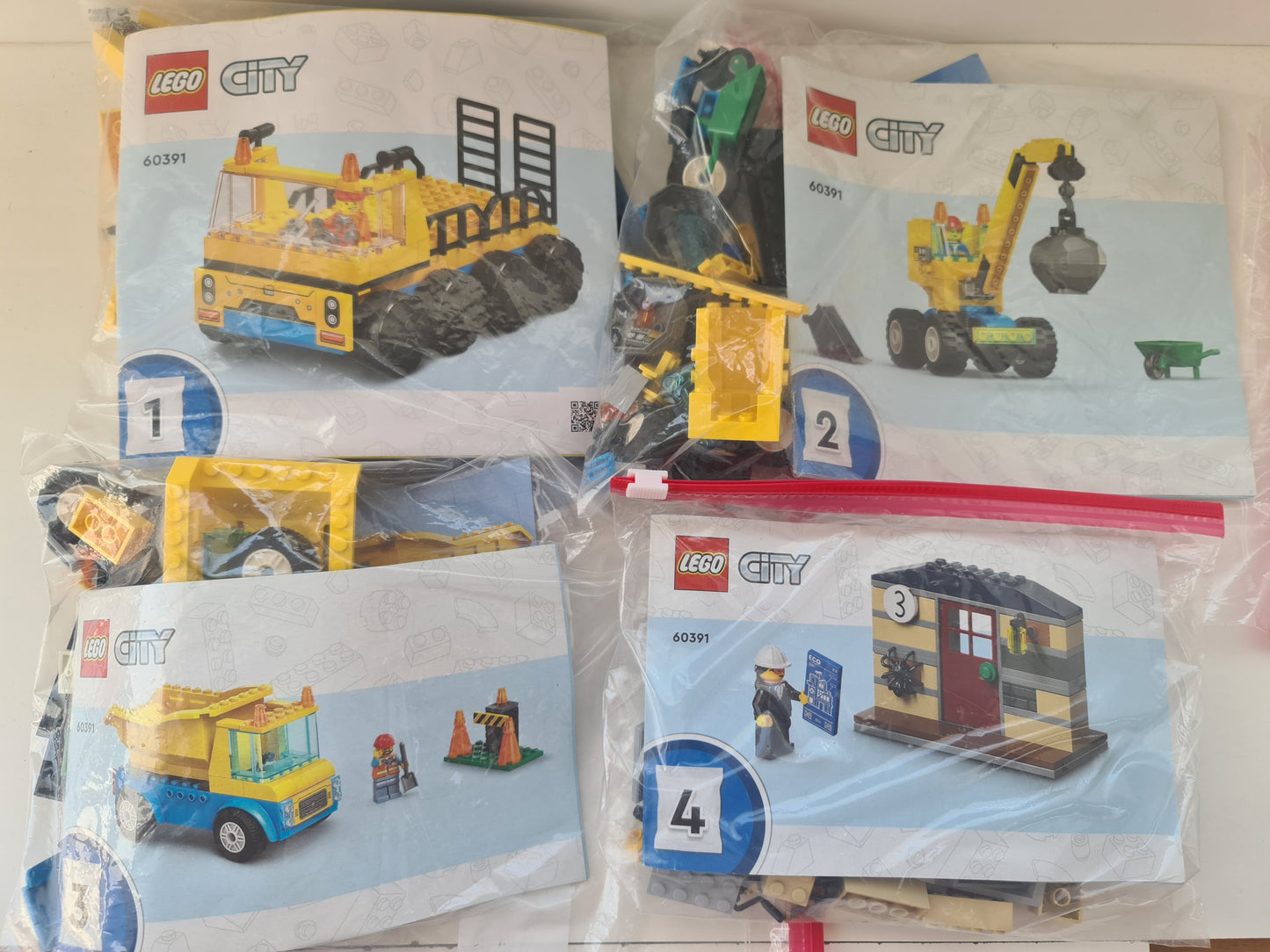 LEGO® City 60391 Les Camions de Chantier et la Grue à Boule de Démolition