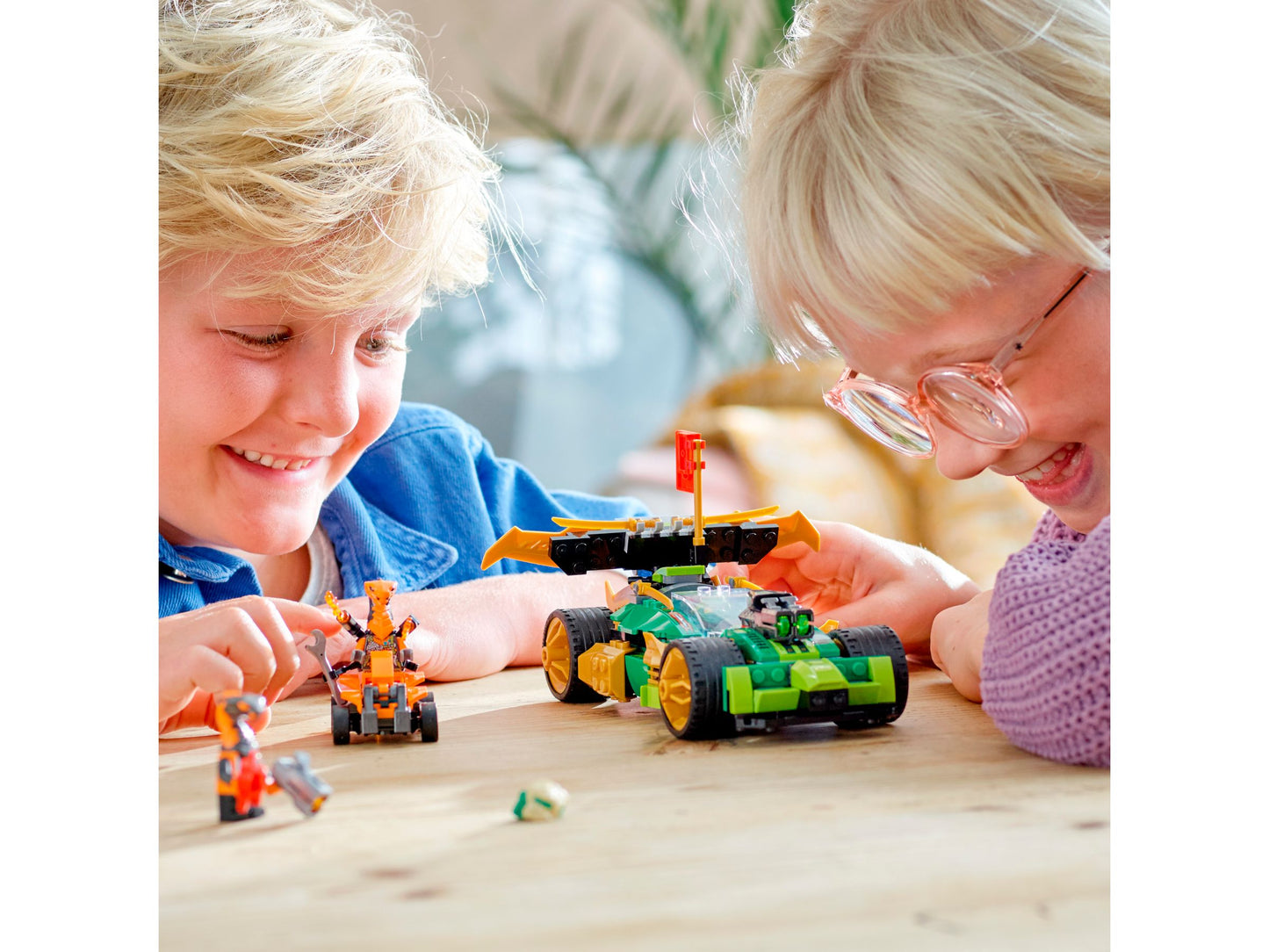 LEGO® Ninjago 71763 La voiture de course de Lloyd