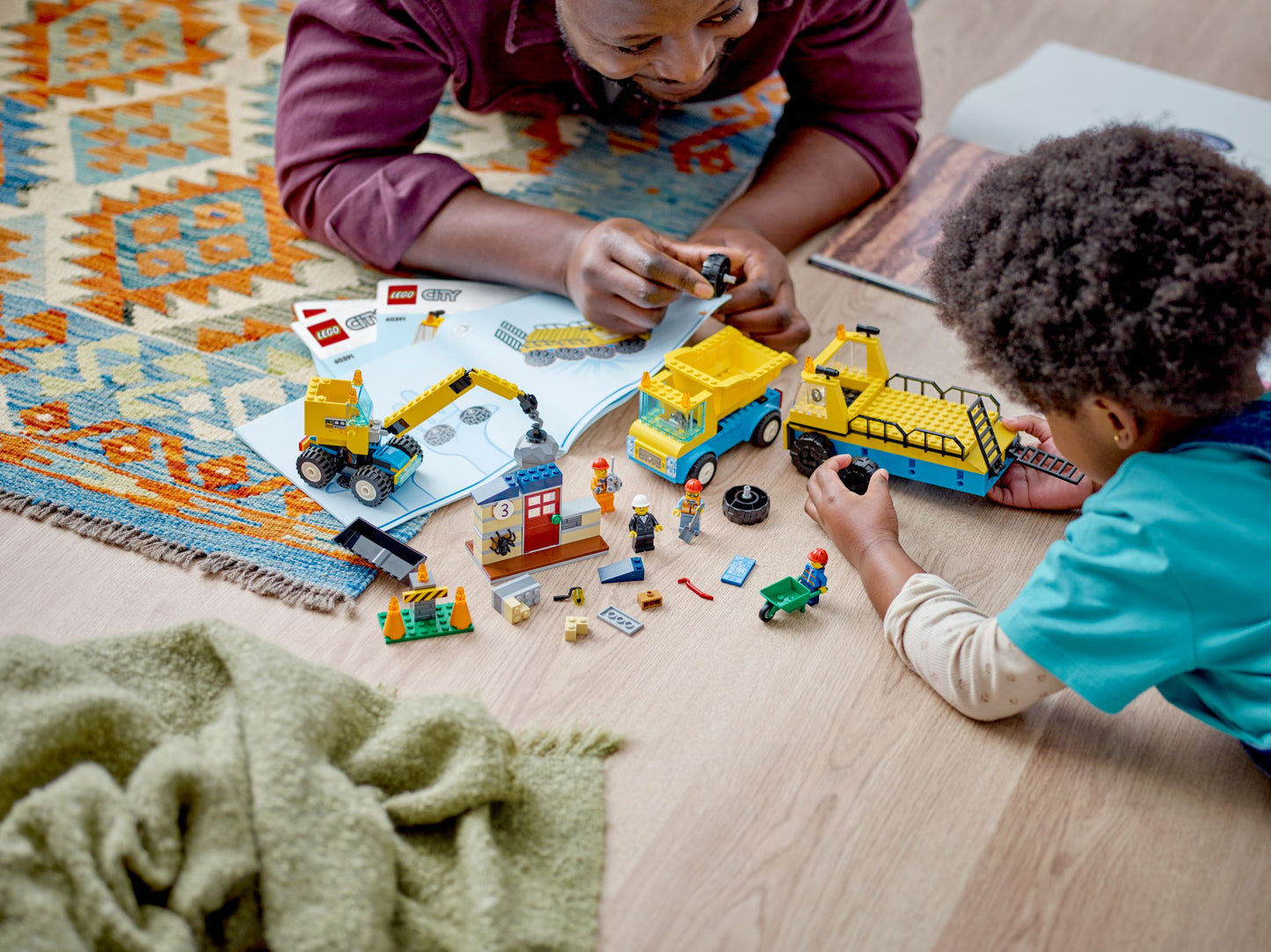 LEGO® City 60391 Les Camions de Chantier et la Grue à Boule de Démolition